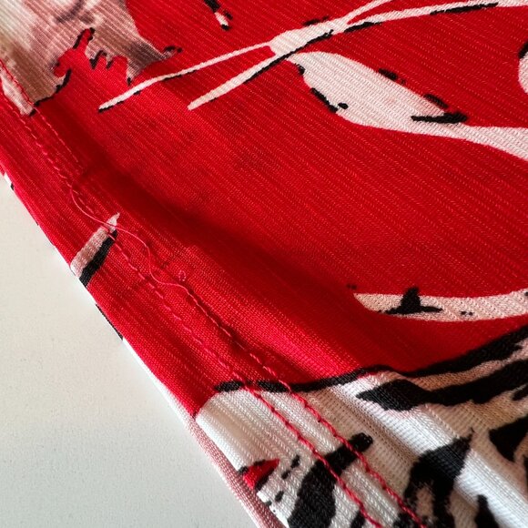 Red Floral Sleeveless Blouse - Size Large - Picture 8 of 8